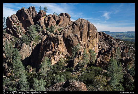 Cliffs and pinnacles. Pinnacles National Park, California, USA.