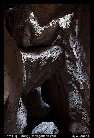 Huge jammed boulders, Lower Bear Gulch Cave. Pinnacles National Park (color)