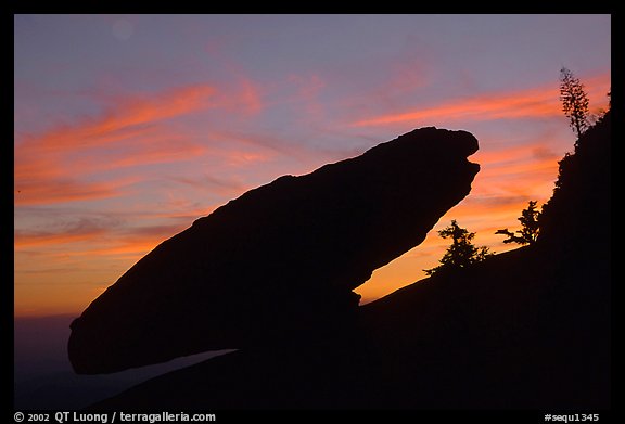 Balanced rock, sunset. Sequoia National Park, California, USA.