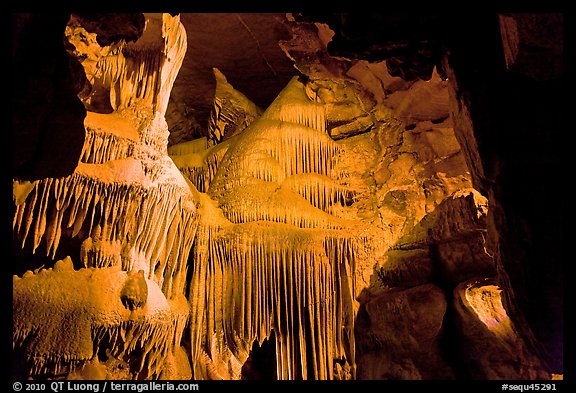 Ornate calcite stalactites, Crystal Cave. Sequoia National Park, California, USA.