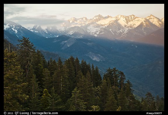 Kaweah Range section of the Sierra Nevada Mountains at sunset. Sequoia National Park, California, USA.