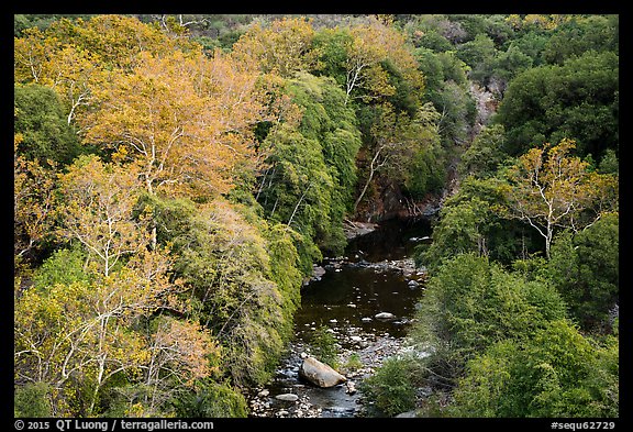 Middle Fork of the Kaweah River in autumn. Sequoia National Park, California, USA.