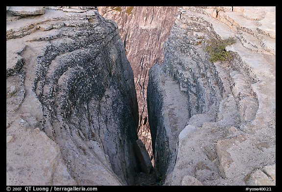 Fissures near Taft Point. Yosemite National Park (color)