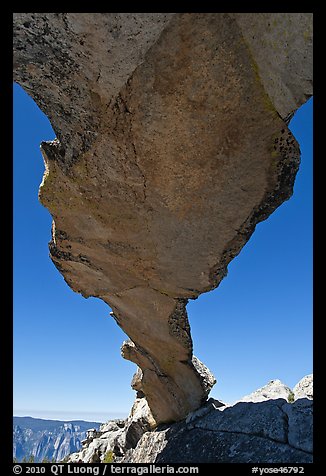 Granite span of Indian Arch. Yosemite National Park (color)