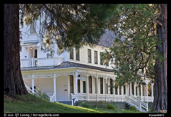 Wawona hotel cottage. Yosemite National Park (color)