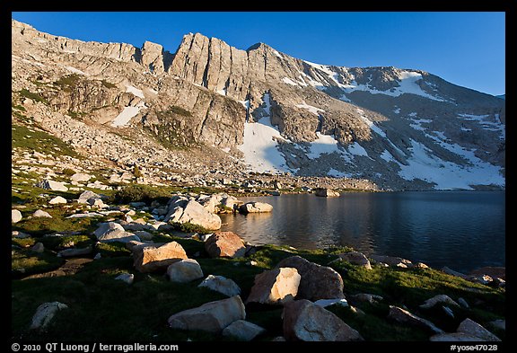 North Peak above Upper McCabe Lake, late afternoon. Yosemite National Park, California, USA.