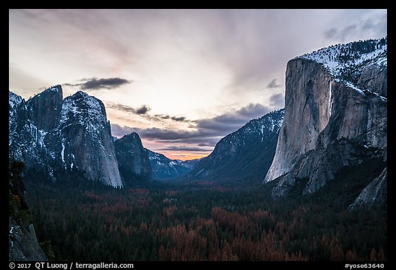 Reverse Tunnel View. Yosemite National Park, California, USA.