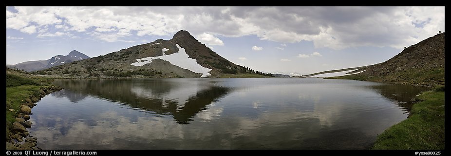 Upper Gaylor Lake. Yosemite National Park (color)