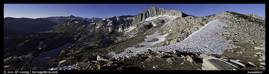 High Sierra scenery with lakes and high peaks. Yosemite National Park, California, USA.