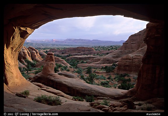 Tower Arch, late afternoon. Arches National Park, Utah, USA.