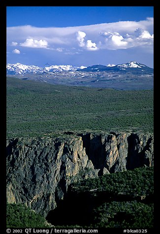 canyon from  North vista trail. Black Canyon of the Gunnison National Park (color)