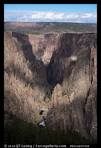 Light and shadows on the canyon. Black Canyon of the Gunnison National Park (color)