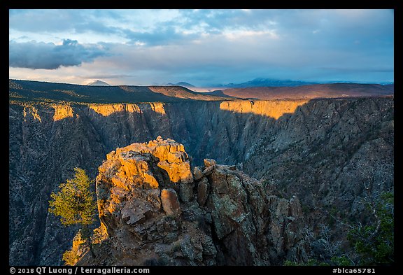 Warner Point, late afternoon. Black Canyon of the Gunnison National Park (color)