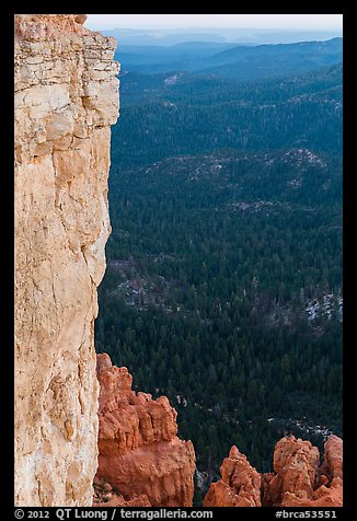 Cliffs near Yovimpa Point. Bryce Canyon National Park, Utah, USA.