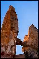 Box-shaped Tower Bridge. Bryce Canyon National Park ( color)