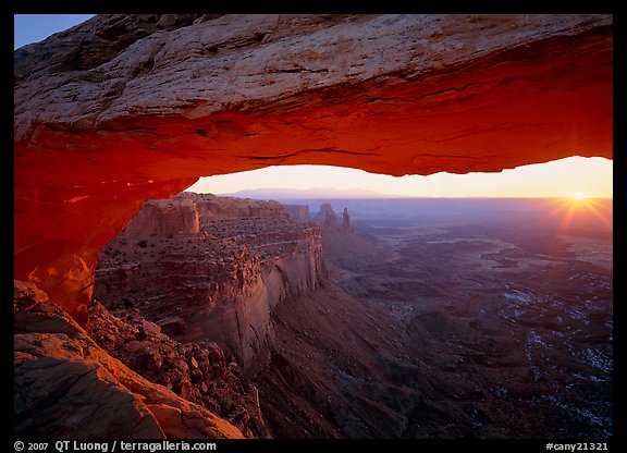 Sunrise through Mesa Arch, Island in the Sky. Canyonlands National Park, Utah, USA.