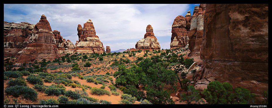 Rock towers, Chessler Park, Needles District. Canyonlands National Park (color)