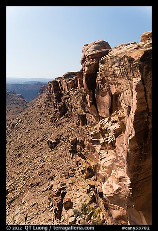 Cliff above Surprise Valley, Maze District. Canyonlands National Park (color)