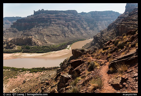 Trail overlooking Colorado River. Canyonlands National Park, Utah, USA.