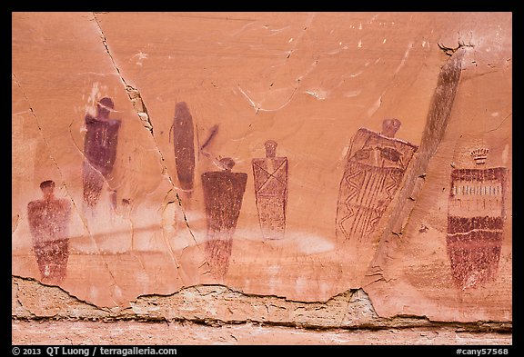 Barrier Canyon Style pictographs, the Great Gallery, Horseshoe Canyon. Canyonlands National Park, Utah, USA.