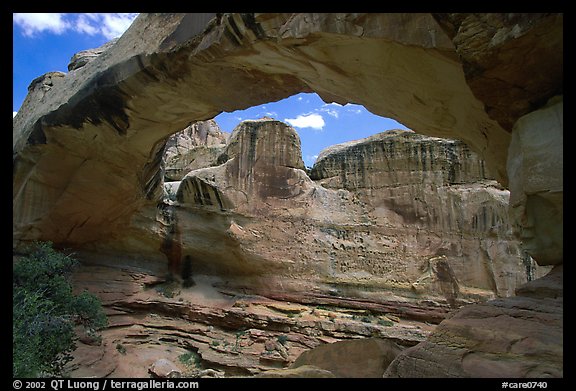 Hickman Bridge natural arch. Capitol Reef National Park, Utah, USA.