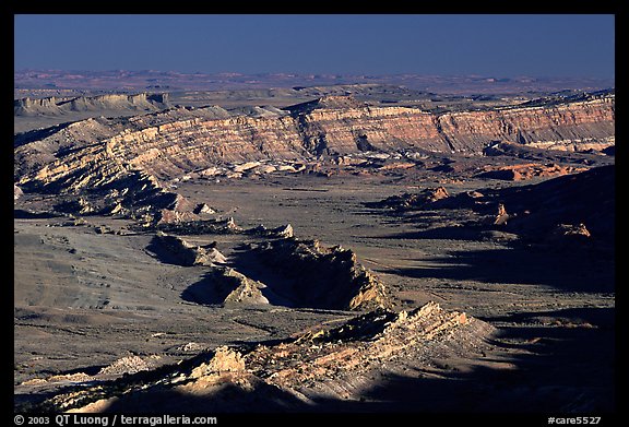 Waterpocket Fold from Strike Valley overlook, late afternoon. Capitol Reef National Park, Utah, USA.