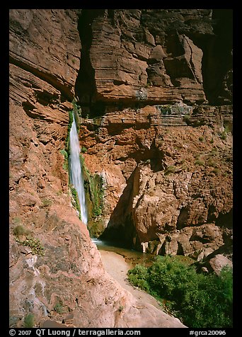 Deer Creek Falls. Grand Canyon  National Park (color)