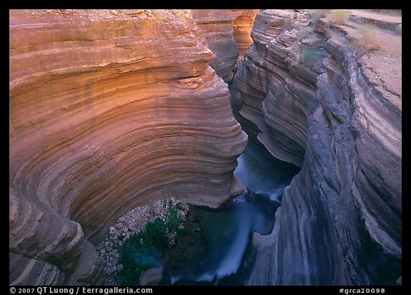 Slot canyon, Deer Creek Narrows. Grand Canyon National Park (color)