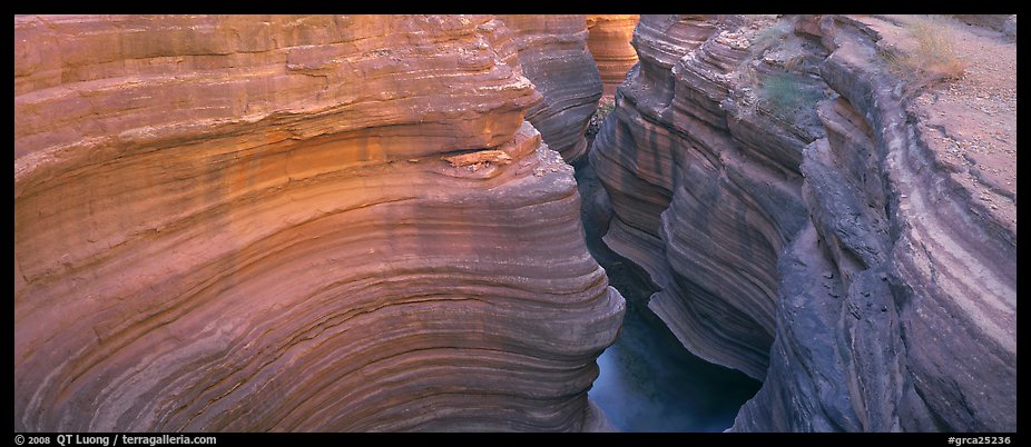 Sculptured rock in slot canyon. Grand Canyon National Park (color)