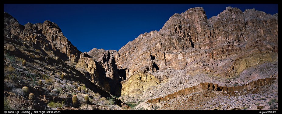 Towering cliffs. Grand Canyon National Park (color)