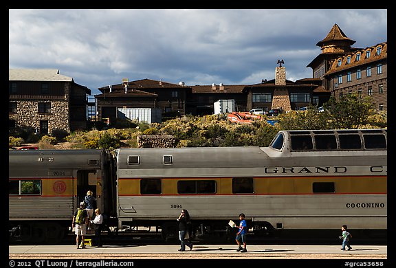 Grand Canyon train and El Tovar Hotel. Grand Canyon National Park, Arizona, USA.