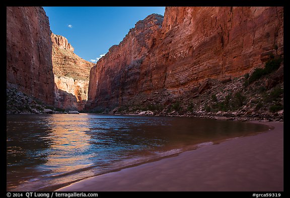 River beach and Redwall canyon walls, Marble Canyon. Grand Canyon National Park (color)