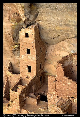 Square Tower house,  park tallest ruin, afternoon. Mesa Verde National Park (color)