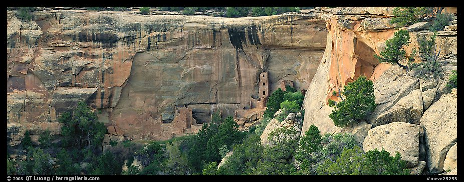 Cliffs and Ancestral pueblo ruin. Mesa Verde National Park (color)