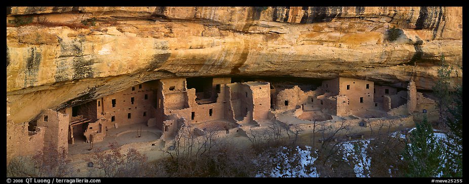 Spruce Tree House under rock overhang. Mesa Verde National Park (color)