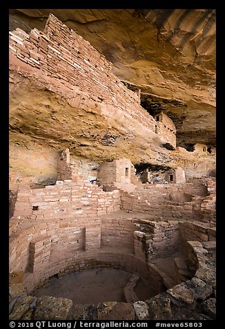 Kiva and structures built on ledge, Mug House. Mesa Verde National Park (color)