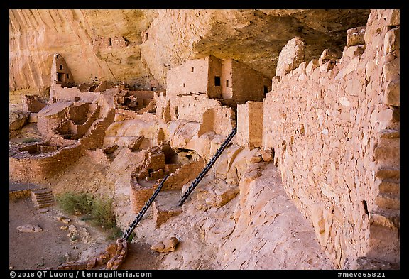 Long House, second largest Ancestral Pueblo cliff dwelling. Mesa Verde National Park, Colorado, USA.