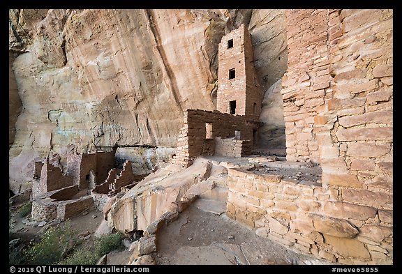 Ground-level view of Square Tower House. Mesa Verde National Park (color)