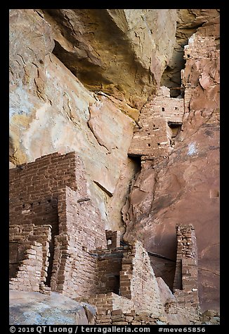 Structures built high on cliff, Square Tower House. Mesa Verde National Park (color)