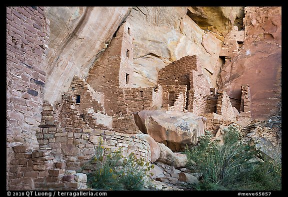 Square Tower House Ancestral Puebloan dwelling. Mesa Verde National Park (color)