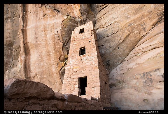 Cliff and three story tower from below, Square Tower House. Mesa Verde National Park, Colorado, USA.