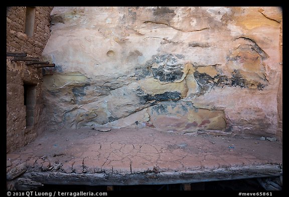 Rock wall with human occupation traces and original kiva roof, Square Tower House. Mesa Verde National Park, Colorado, USA.