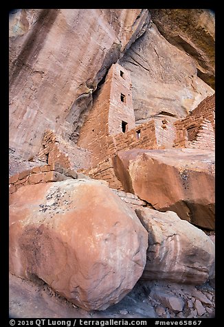 Looking up Square Tower House and cliff. Mesa Verde National Park (color)