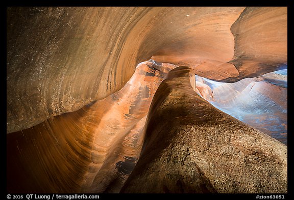 Swirling canyon walls, Keyhole Canyon. Zion National Park (color)