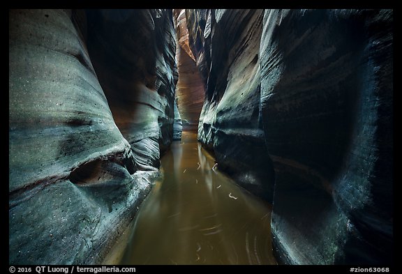 Narrow squeeze, Das Boot Canyon. Zion National Park (color)