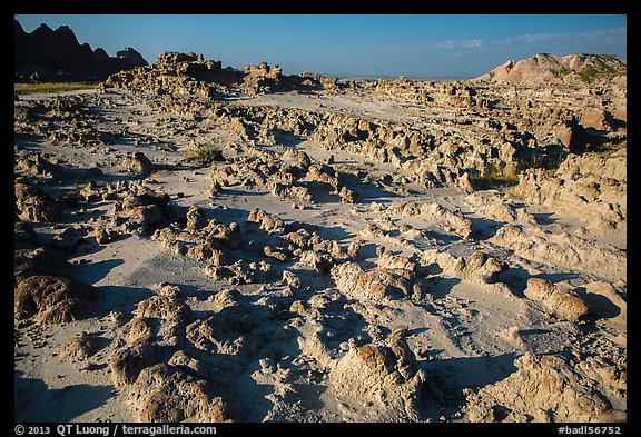 Low concretions. Badlands National Park (color)