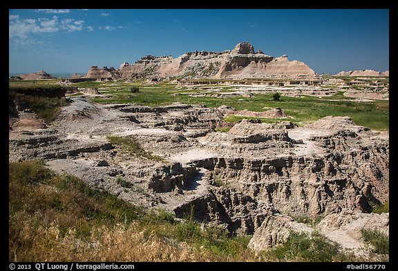 Badlands below and above prairie. Badlands National Park (color)