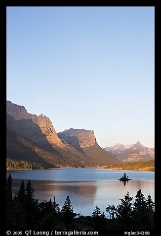 St Mary Lake and Wild Goose Island at sunrise. Glacier National Park, Montana, USA.