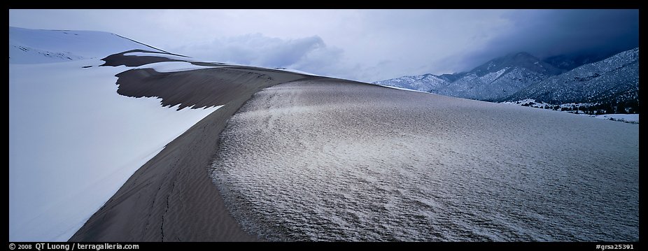 Sand dune scenery in winter. Great Sand Dunes National Park (color)