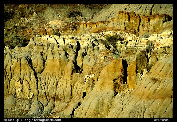 Badlands and caprock formations. Theodore Roosevelt National Park, North Dakota, USA.